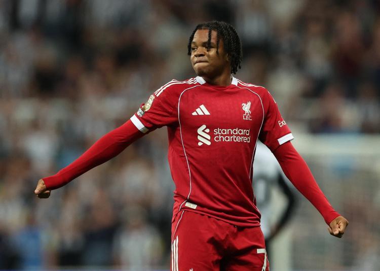 英媒：恩古莫哈最快可能在本周和利物浦续约3年